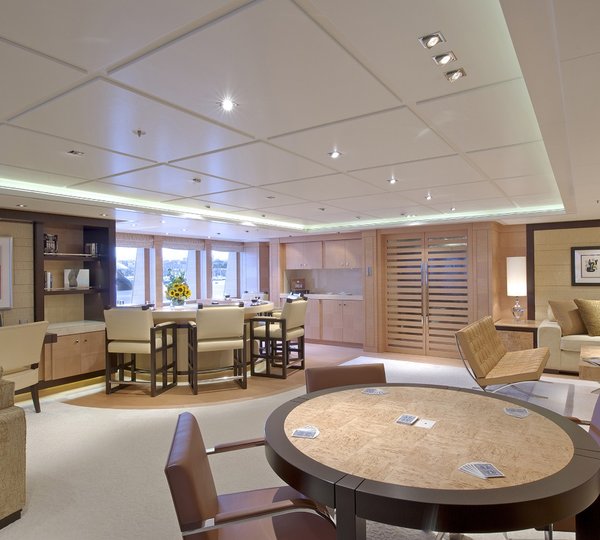 MY HUNTRESS - Skylounge