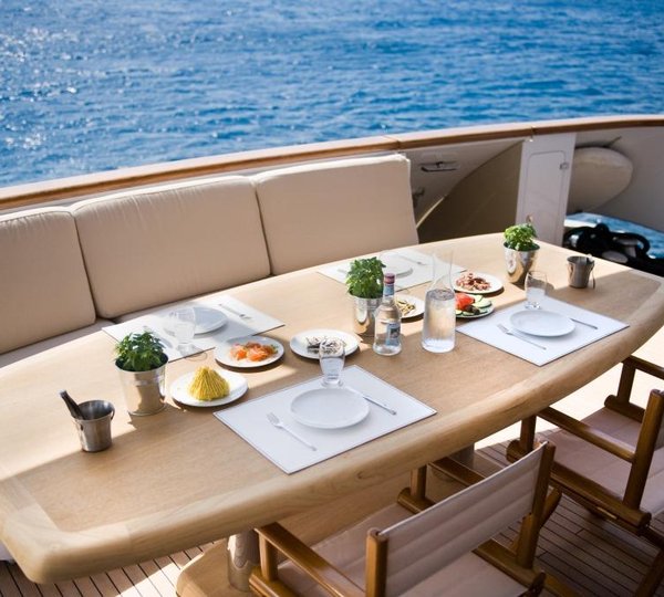 Aft deck dining