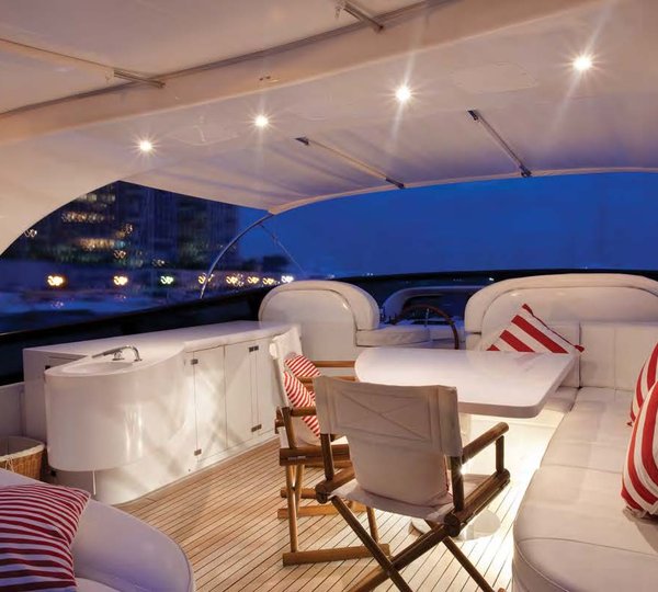 MY KARANITA - Sundeck