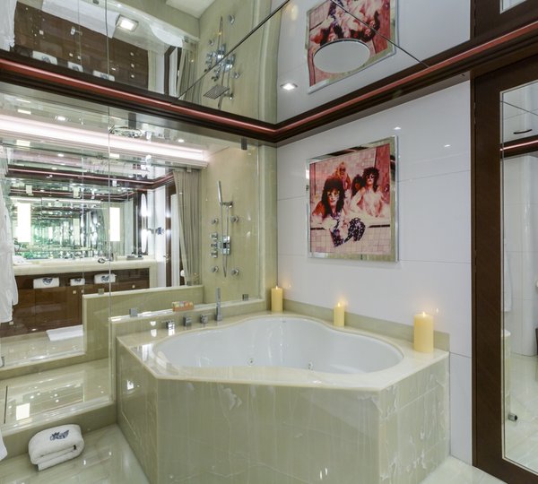 MY KING BABY - Master bath