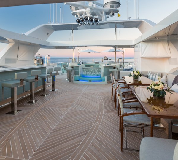 MY KING BABY - Sundeck view to Jacuzzi