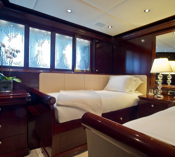 MY LA DEA II - Twin cabin