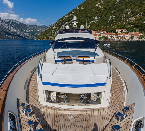 MY LADY MURA - Foredeck