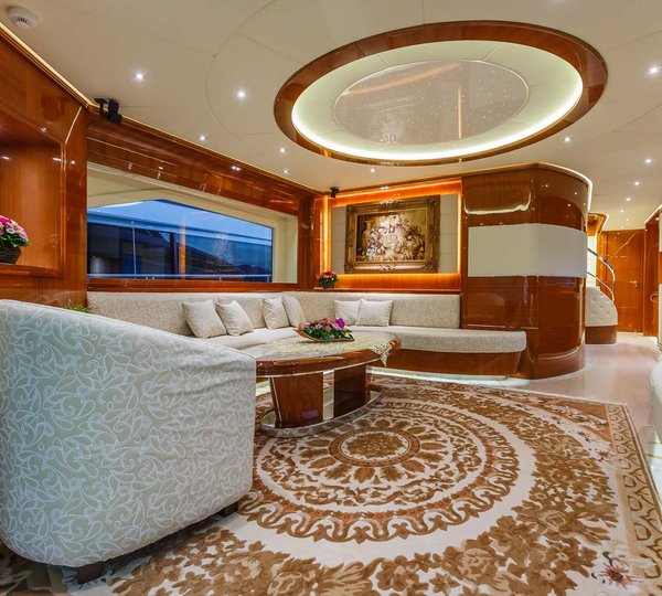 MY LADY MURA - Salon view forward