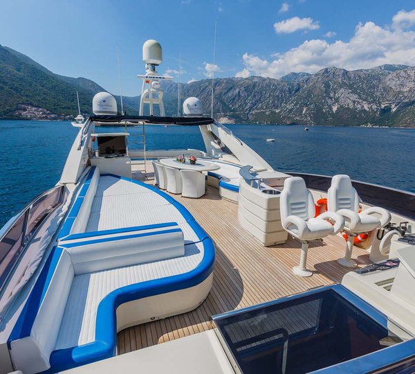 MY LADY MURA - Sundeck