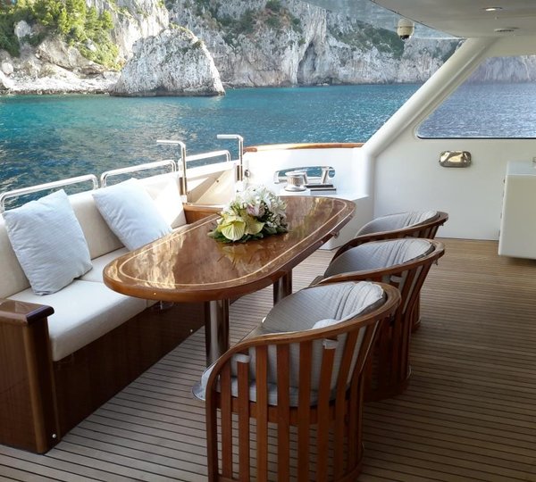 MY LADYSHIP - Main deck seating