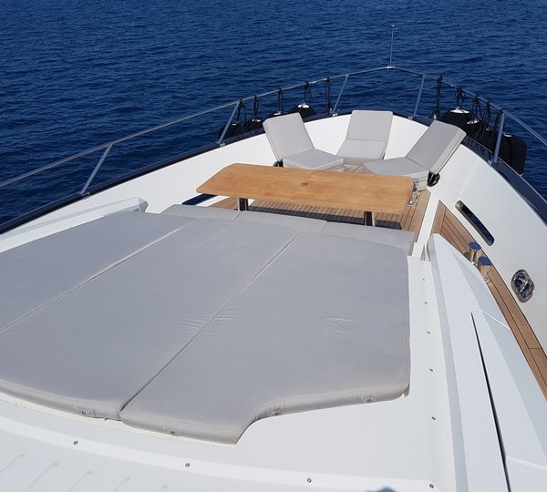 MY LARA - Foredeck sunpads