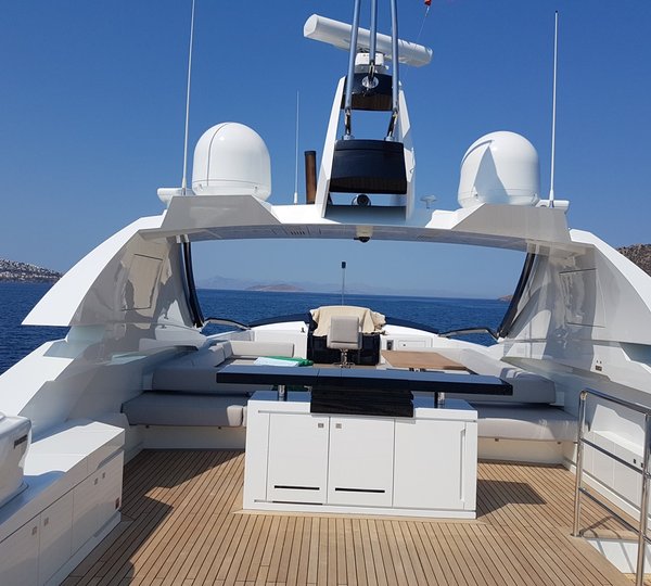 MY LARA - Upper deck view