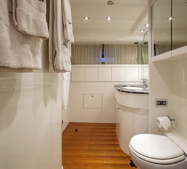 MY LEONIDA - Ensuite 1