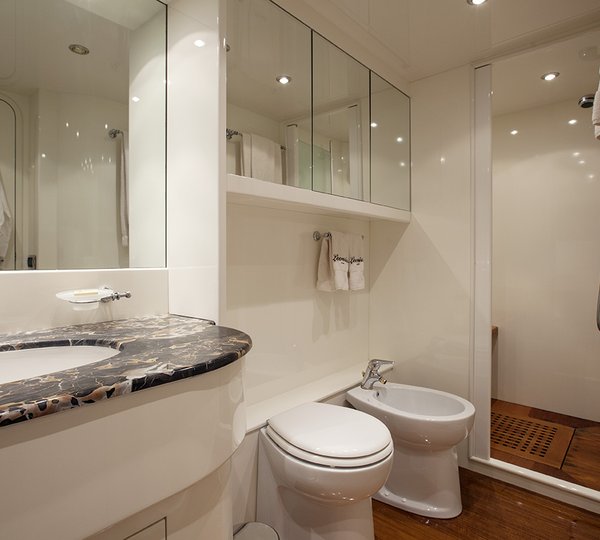 MY LEONIDA - Ensuite 2