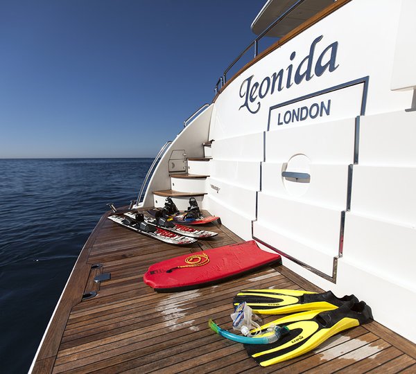 MY LEONIDA - Extended swim platform