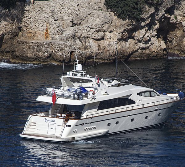 MY LEONIDA - Yacht stern view