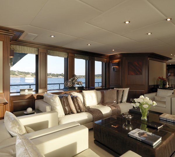 MY LITTLE VIOLET - Salon 2