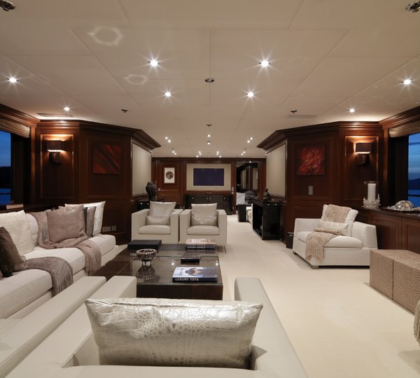 MY LITTLE VIOLET - Salon