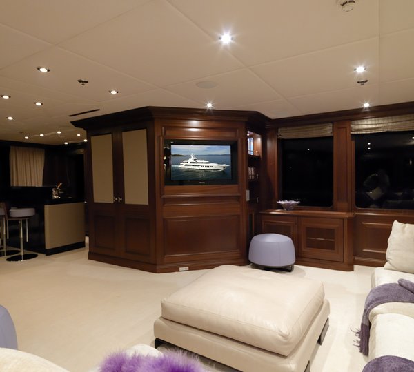 MY LITTLE VIOLET - Upper salon 3