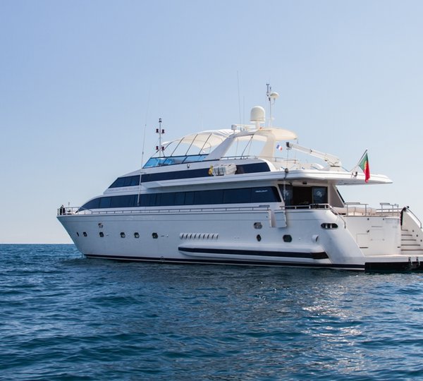 MY MISS CANDY - Port side view