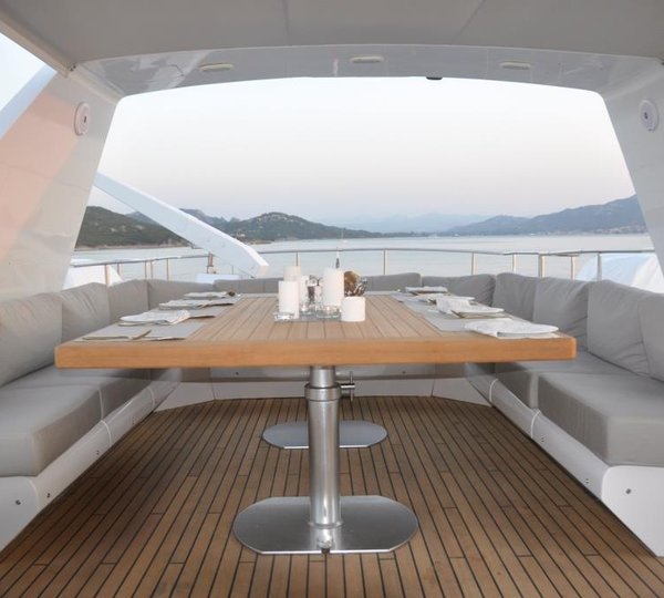 MY MOONRAKER - Upper deck dining