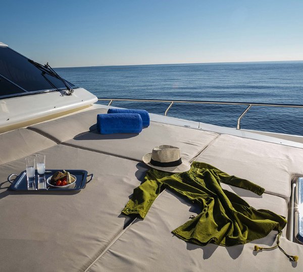 MY MYTHOS - Foredeck