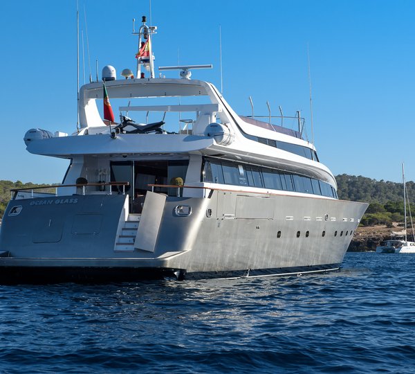 MY OCEAN GLASS - Stern view