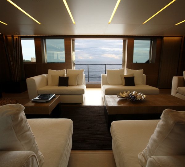 MY ONYX -  Main Salon with open Terrace