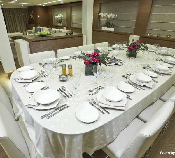 MY OURANOS - Formal dining