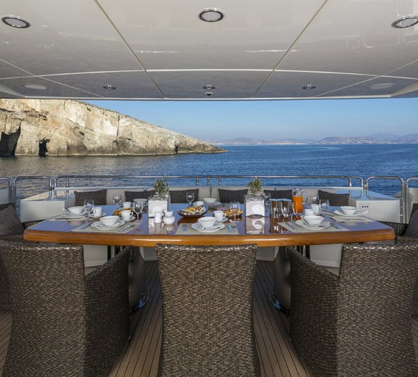 MY RINI V - Aft deck view