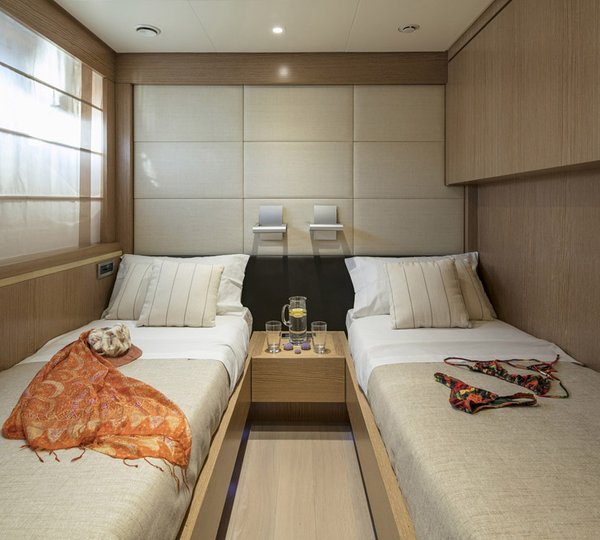 MY RINI V - Guest twin