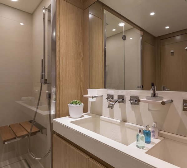 MY RINI V - Master ensuite