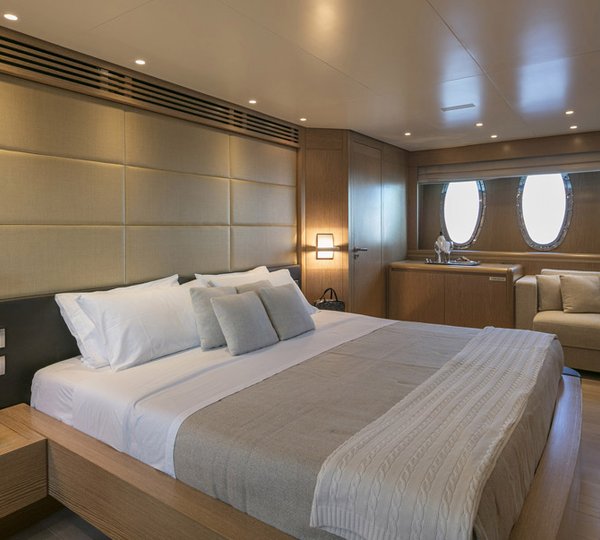 MY RINI V - VIP cabin