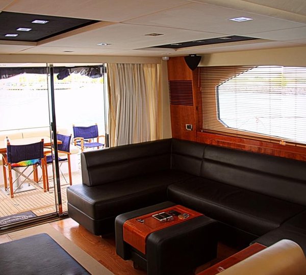 MY ROYAL ORCHID - Salon