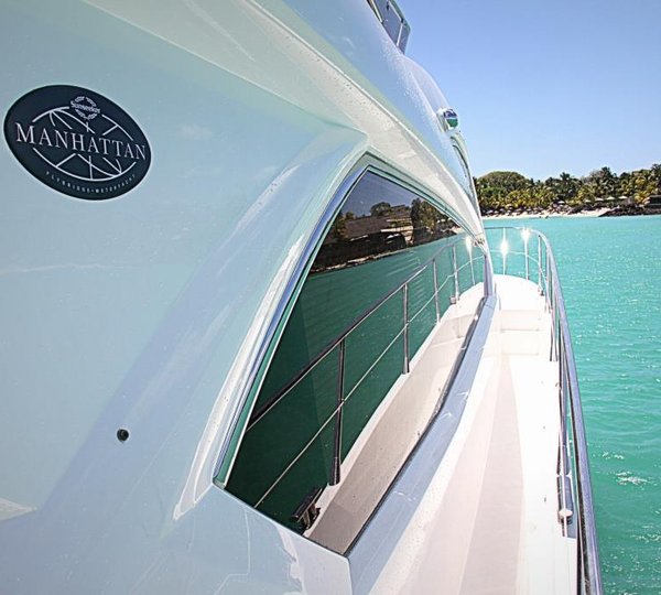 MY ROYAL ORCHID - Side deck