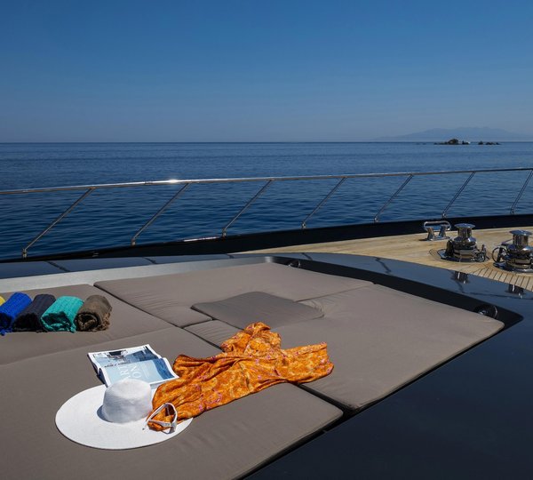 MY SAINT 112 - Foredeck