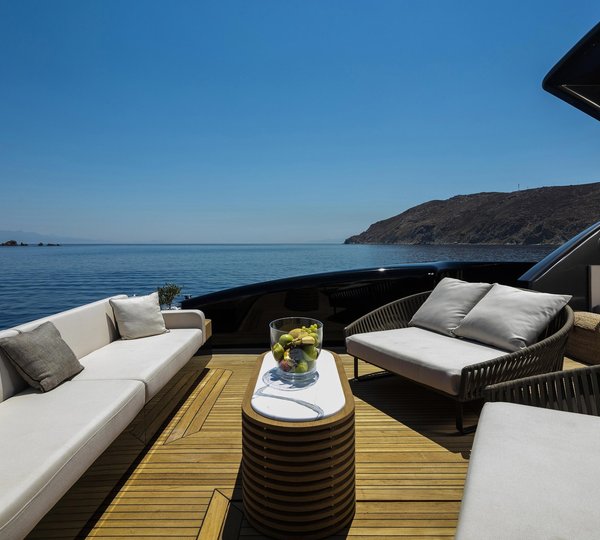 MY SAINT 112 - Seating view