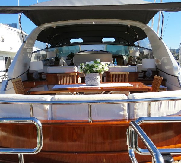 MY SANTA LUCIA FAST - Aft view