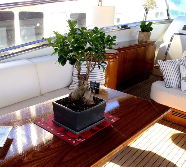 MY SANTA LUCIA FAST - Upper salon