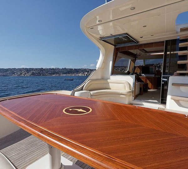 MY SEA PASSION - Alfresco dining and salon entrance