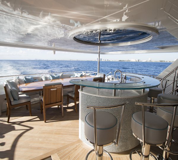 MY SERENITY 133 - Main aft deck