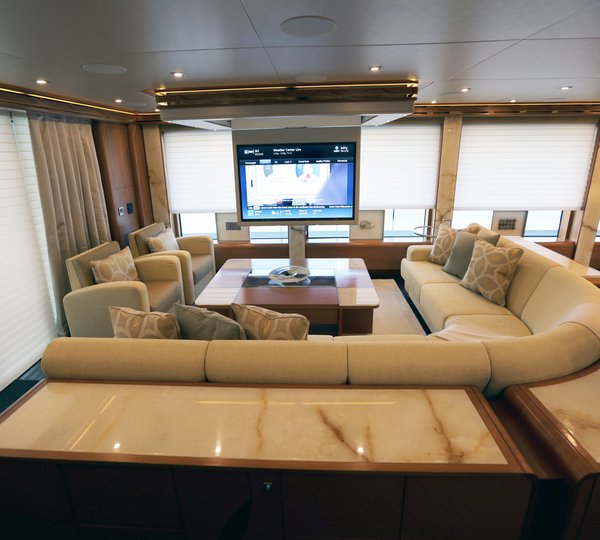 MY SERENITY 133 - Salon view