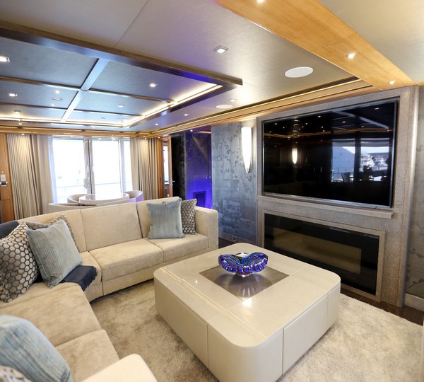 MY SERENITY 133 - Upper skylounge