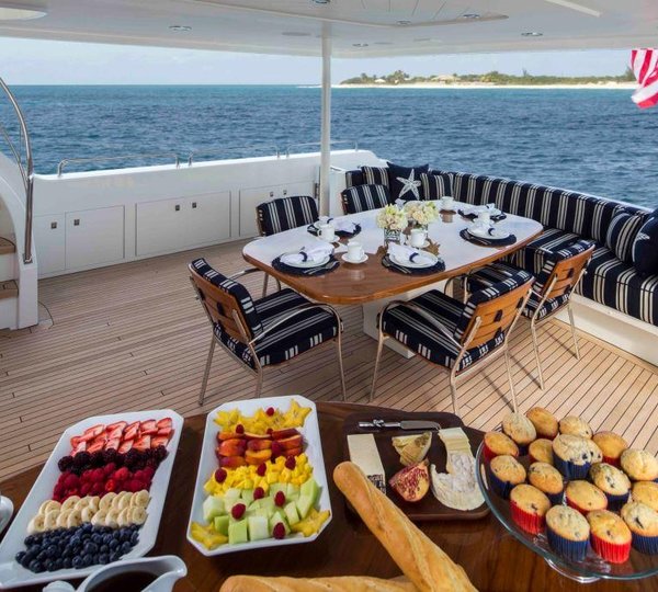 MY SHARON LEE - Aft deck