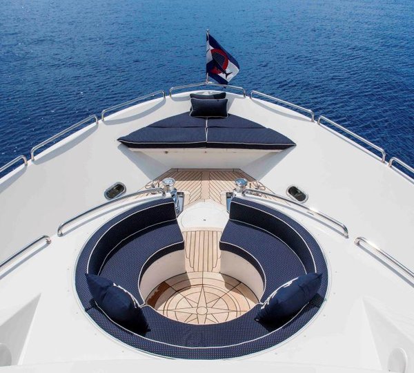 MY SHARON LEE - Foredeck