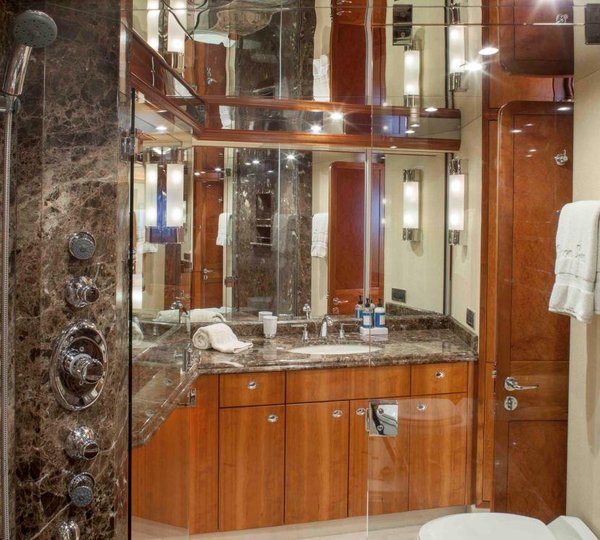 MY SHARON LEE - Master bath