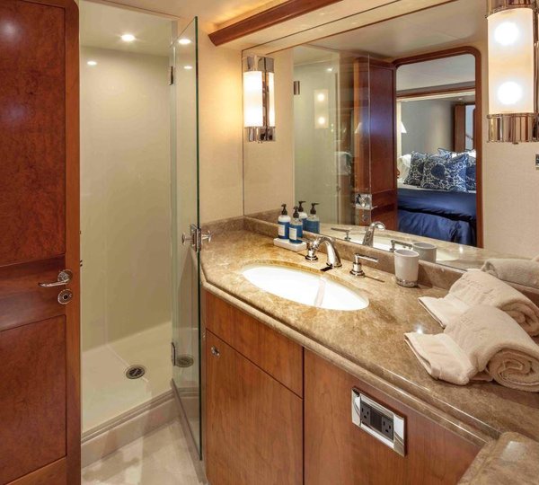 MY SHARON LEE - VIP ensuite