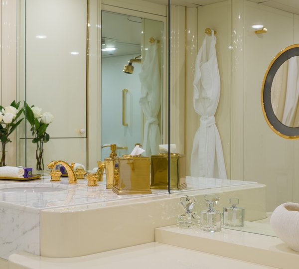 MY SHES A 10 - Ensuite