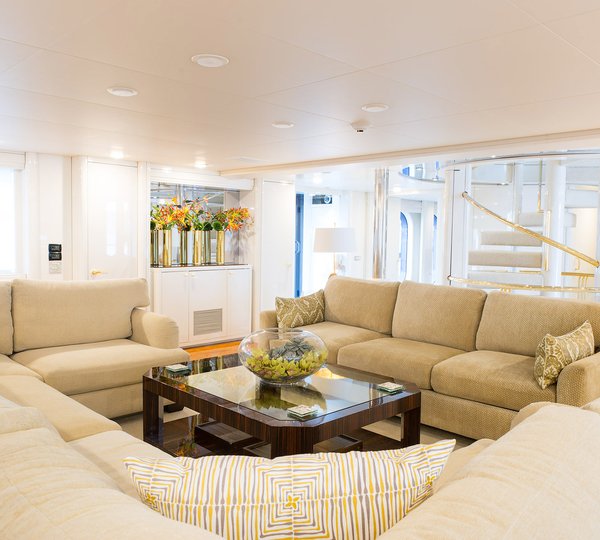 MY SHES A 10 - Salon