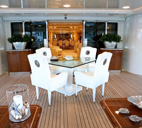 MY SUNDAY - Aft deck