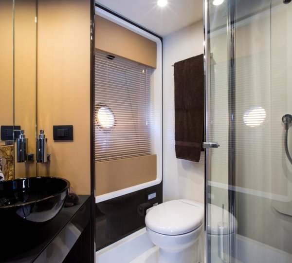 MY TOFFEE CRISP - VIP ensuite