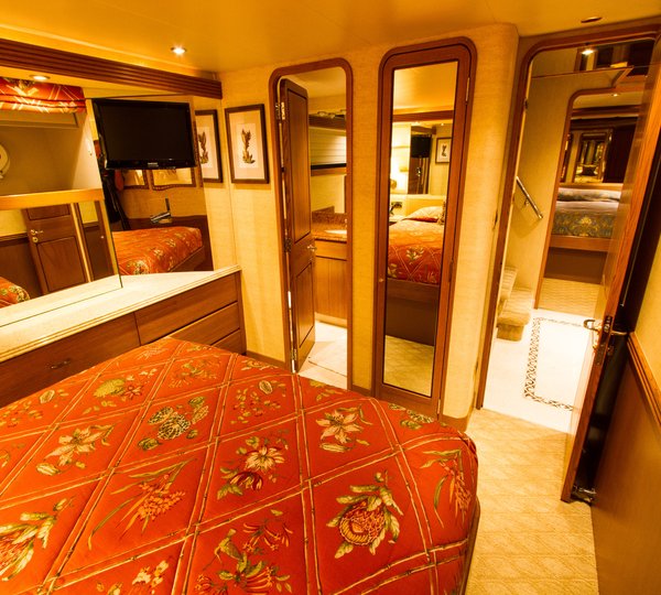 MY WENDY 1 - Guest cabin detail