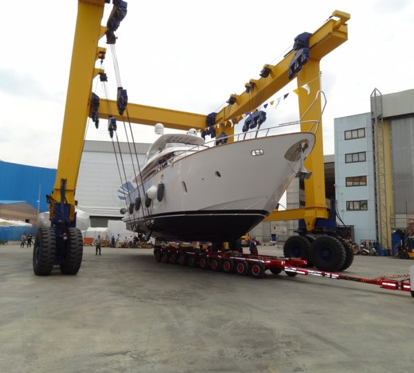 Maiora 24S superyacht - front view