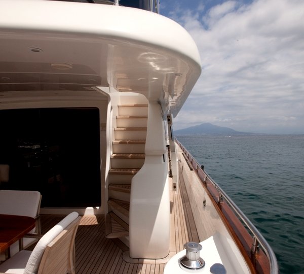 Maiora Yacht SANDS 1 - Side Deck